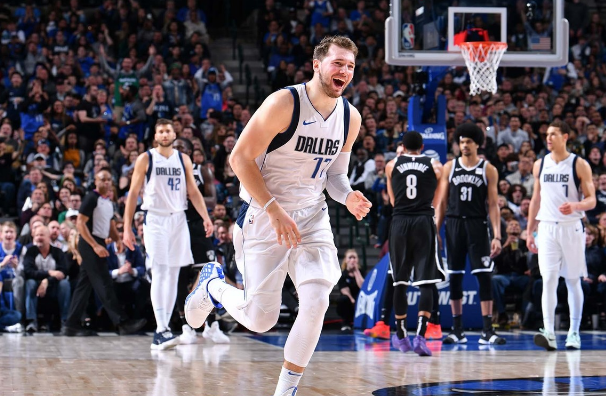  东契奇单场狂砍60分创独行侠队史  