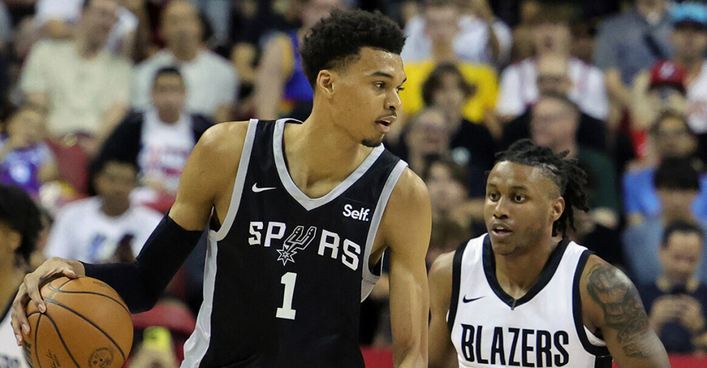  文班亚马25+10，马刺客场掀翻爵士  