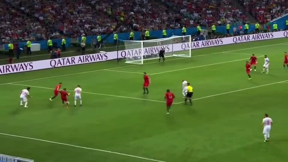  佛罗伦萨定位球配合精妙，头球破门奠定胜局基础