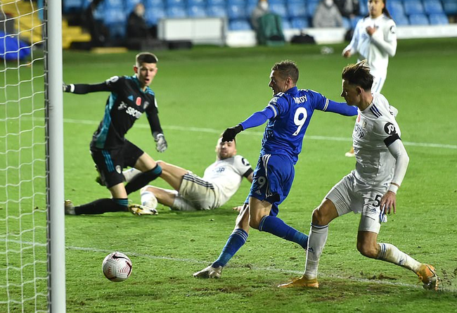  蒂勒曼斯挑射破门，莱斯特城客场力克埃弗顿