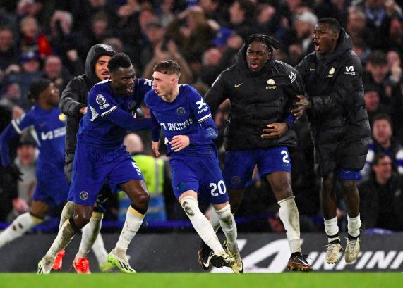  切尔西主场惊险逆转布伦特福德，帕尔默补时绝杀